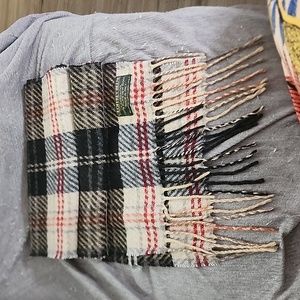 Geoffrey Beene Scarf